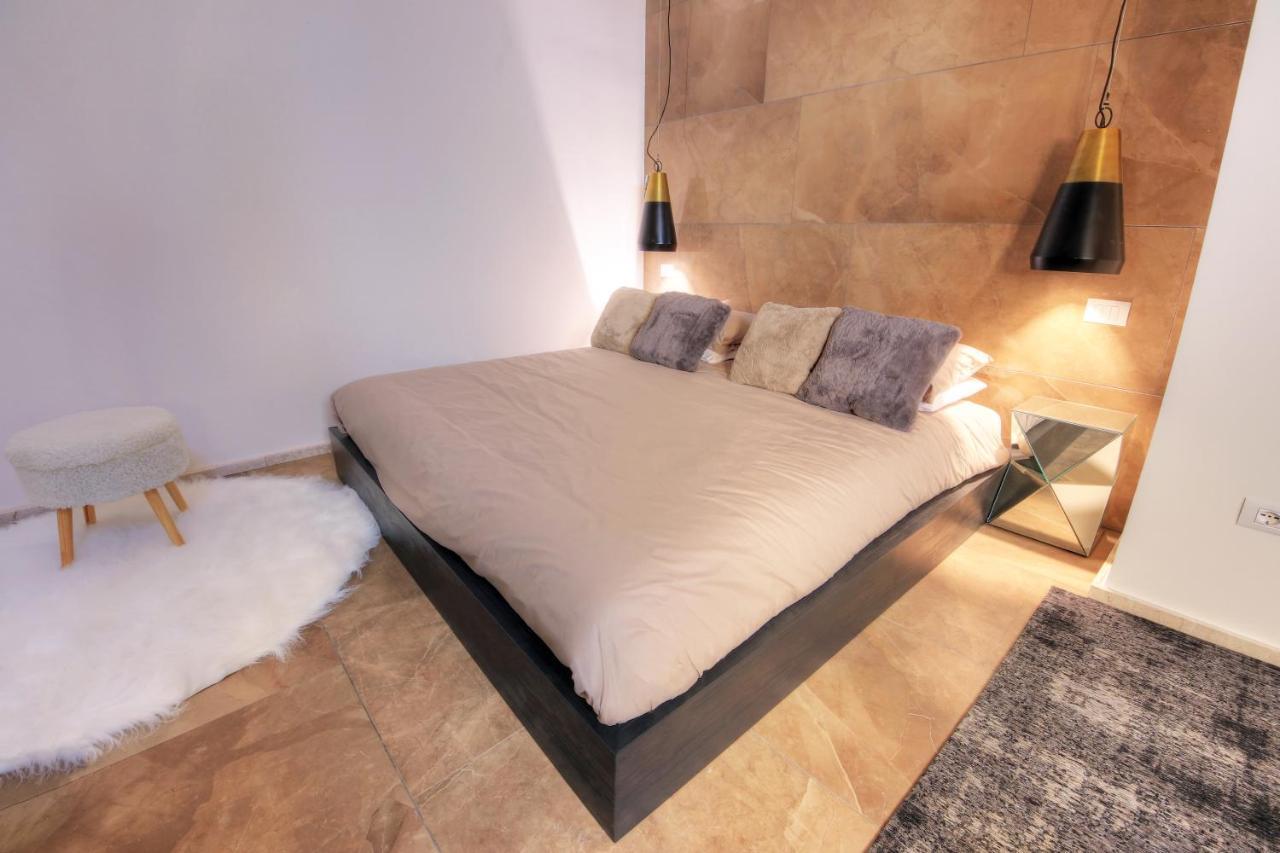 Urban Central Suites Кальяри Экстерьер фото