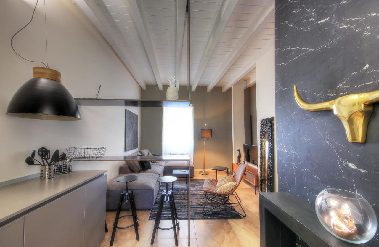 Urban Central Suites Кальяри Экстерьер фото